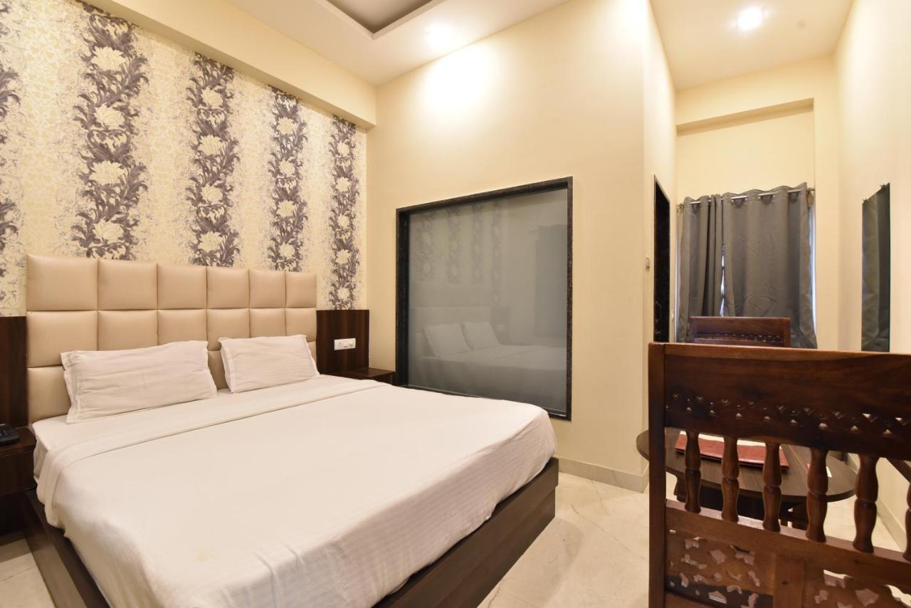 Hotel Dosa Plaza Udaipur Esterno foto