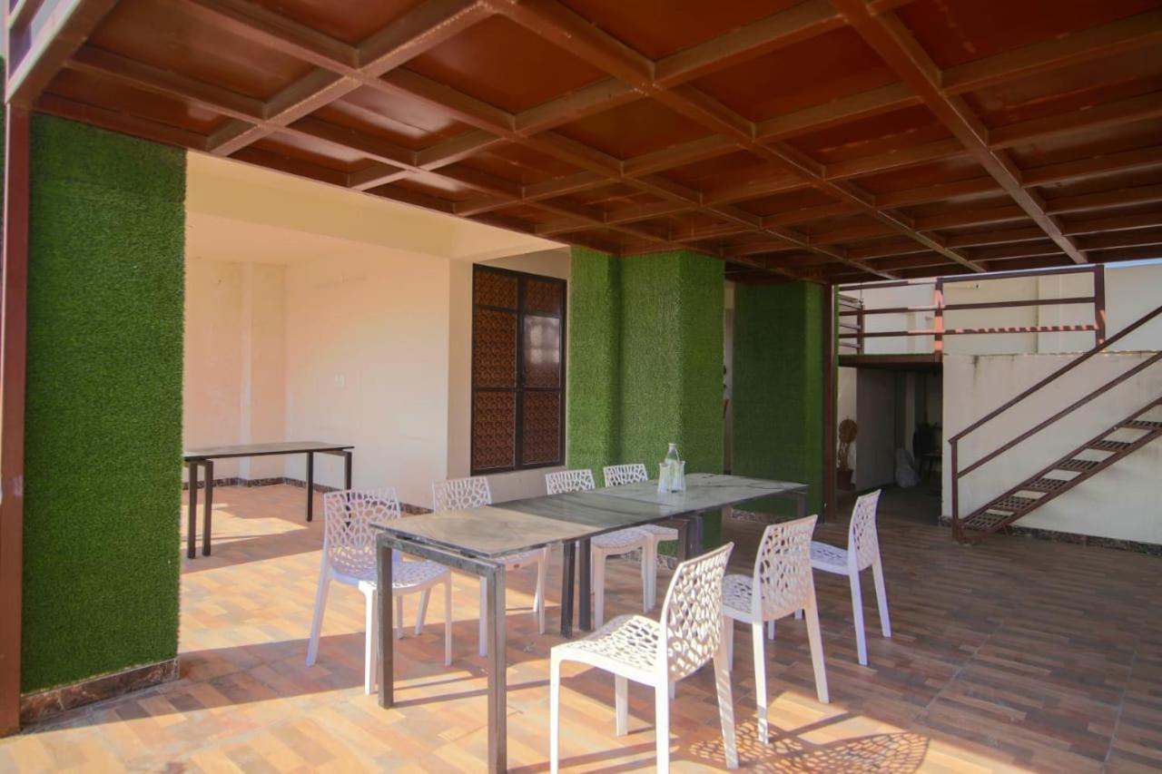 Hotel Dosa Plaza Udaipur Esterno foto