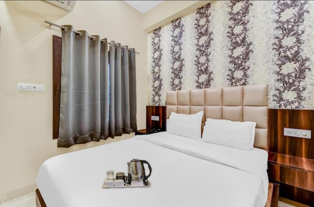 Hotel Dosa Plaza Udaipur Esterno foto