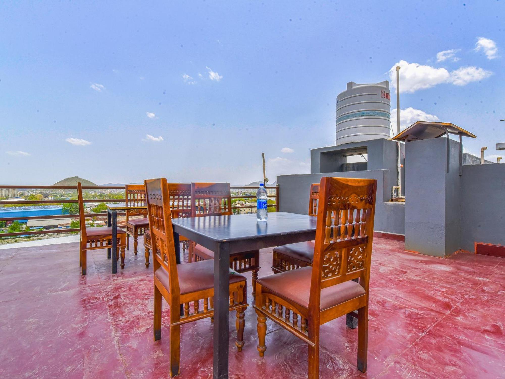 Hotel Dosa Plaza Udaipur Esterno foto