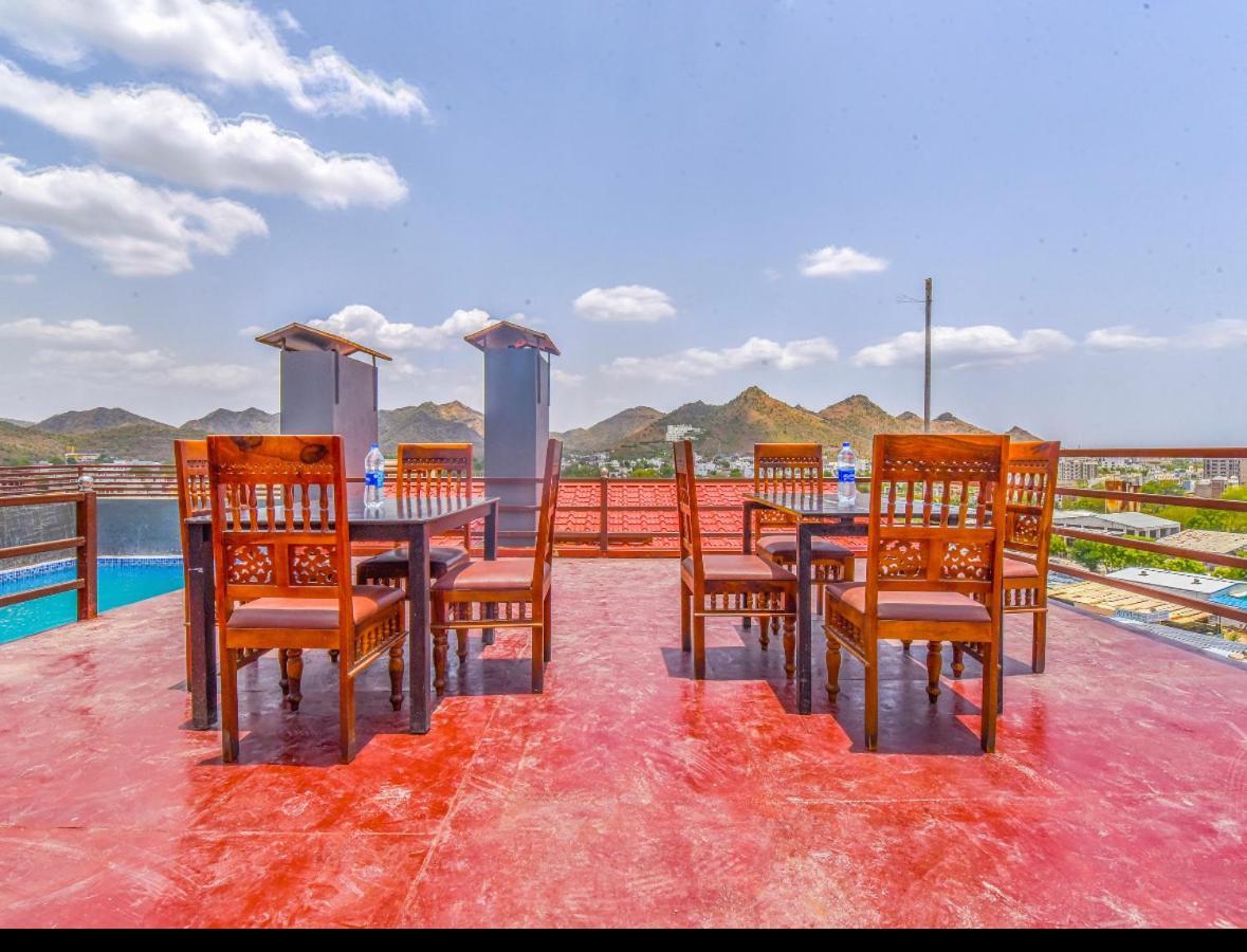 Hotel Dosa Plaza Udaipur Esterno foto