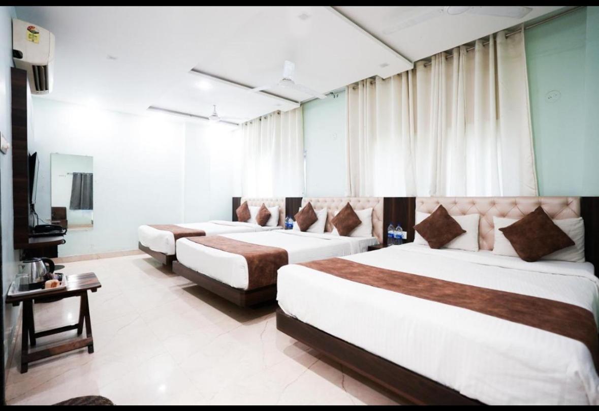 Hotel Dosa Plaza Udaipur Esterno foto